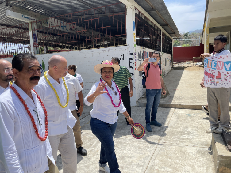 Meksika Otis Kasırgası’nın yaralarını TİKA ile sarmaya devam ediyor